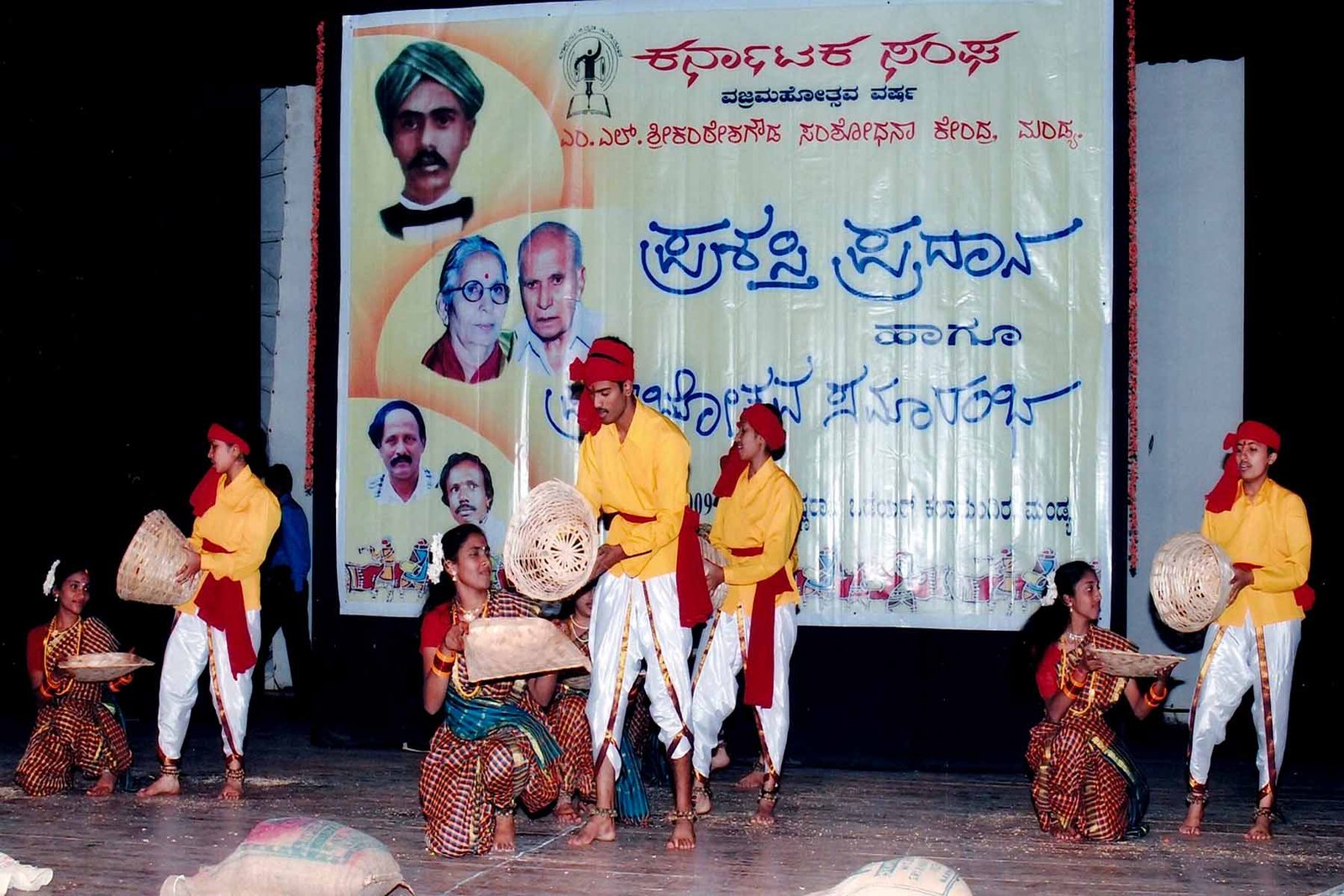 ಫೋಟೋ ಗ್ಯಾಲರಿ